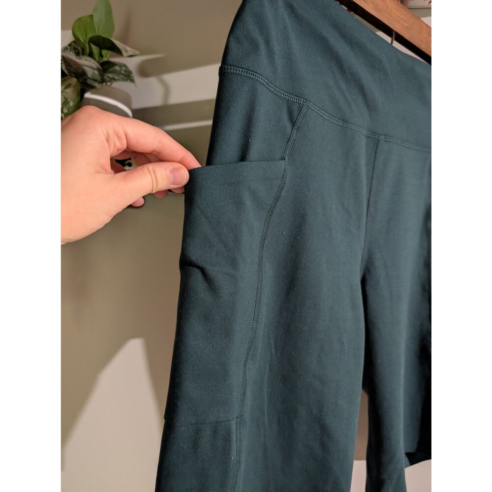 Tek Gear | Dark Green Pockets Running 10" Inseam Bike Shorts | Large - Picture 3 of 7